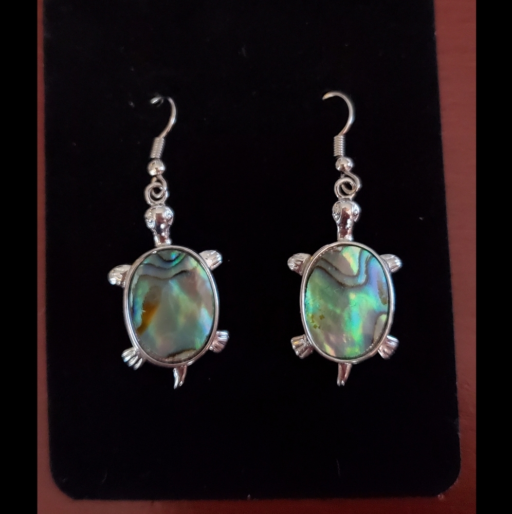 New abalone 🐢 turtle earrings